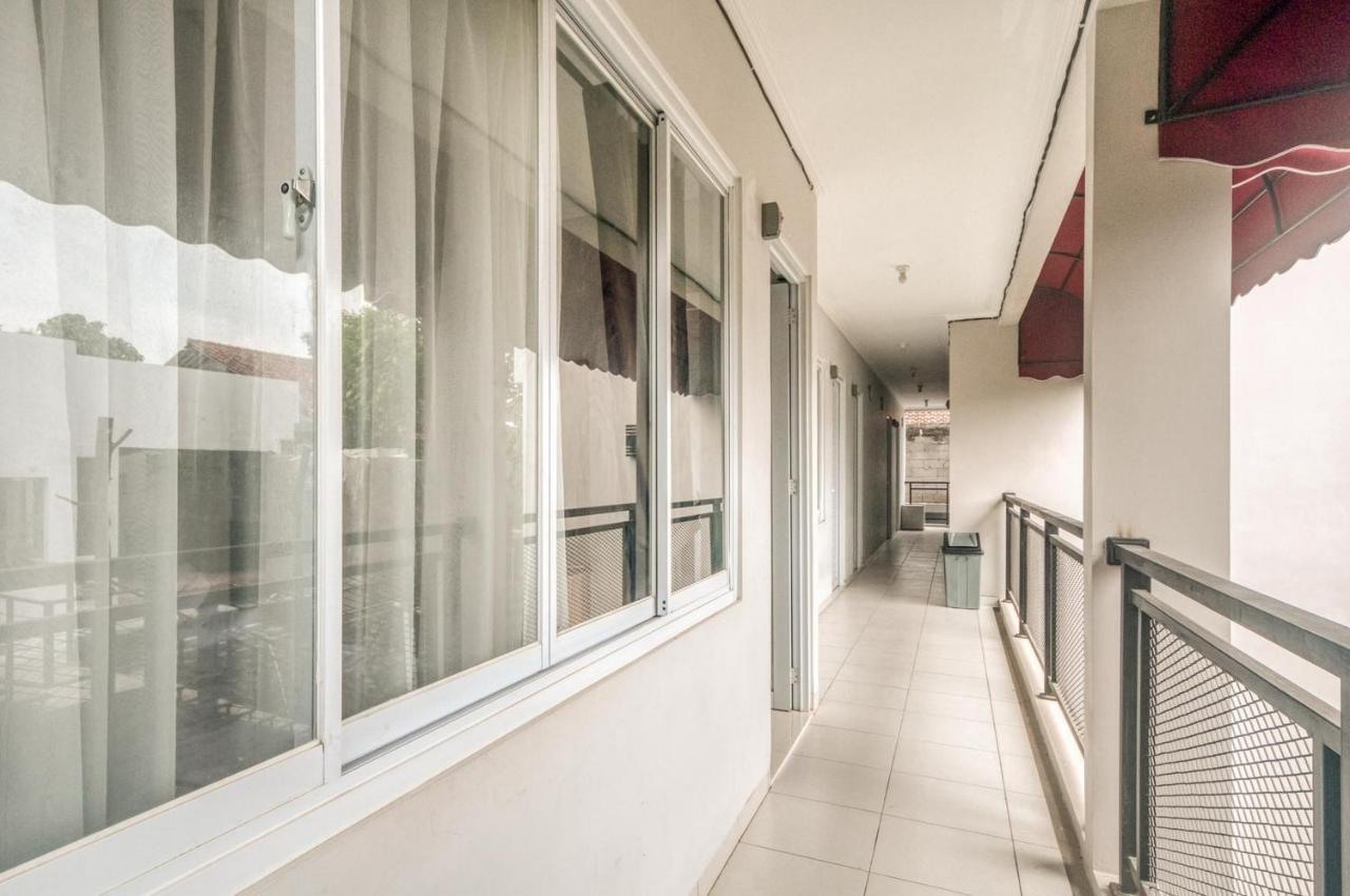 Reddoorz Near Pondok Cabe Airport 2 Wisma tamu Depok
